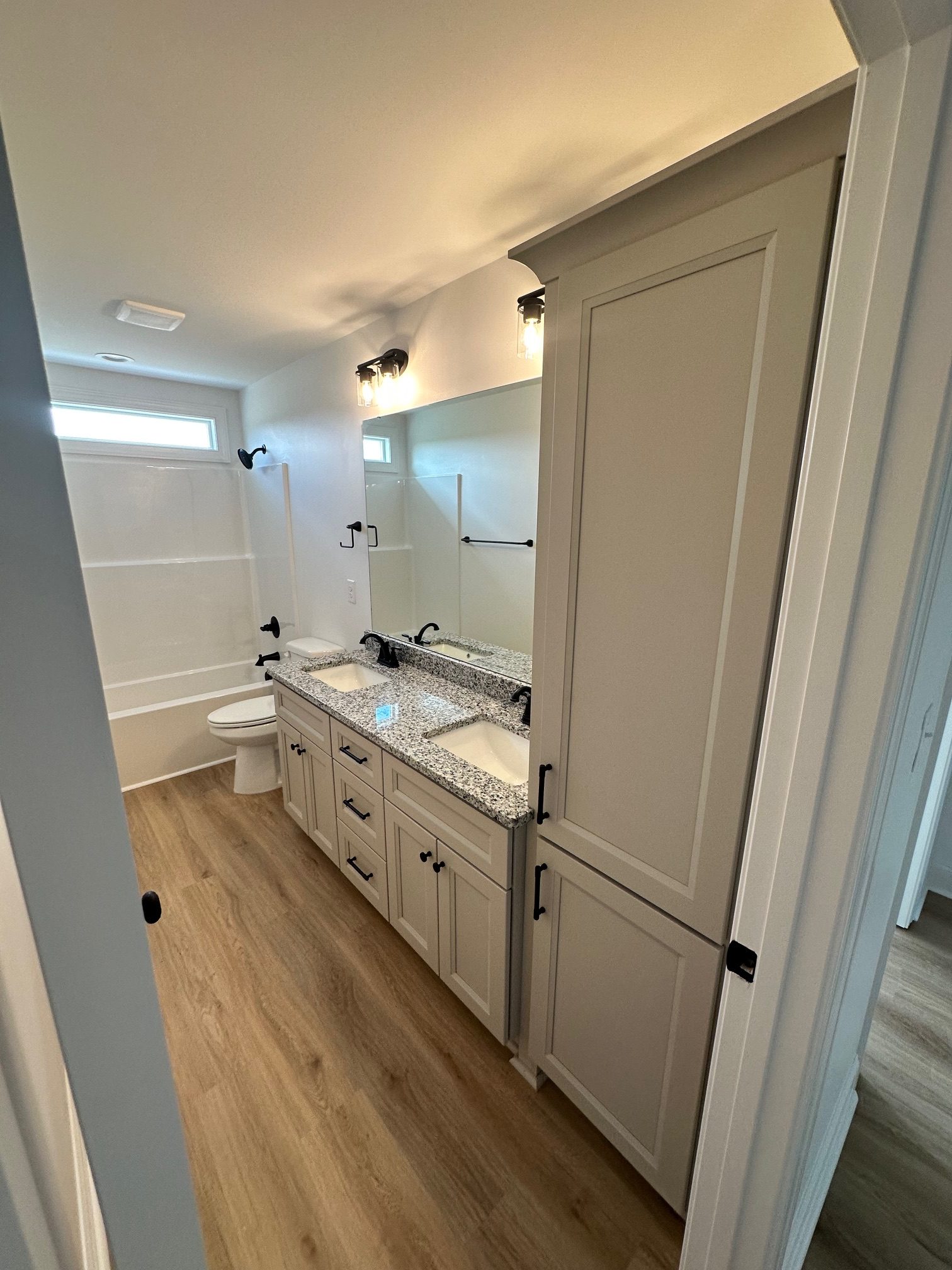 B6 Bathroom 2.1